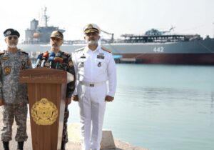 فرمانده کل ارتش: آماده پاسخ درهم‌شکننده به هر تهدید