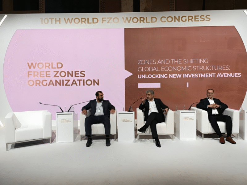 گزارش تصویری حضور دکتر سراجی، نماینده قرارگاه سادات جهان در جمع رهبران سرمایه‌گذاری جهان