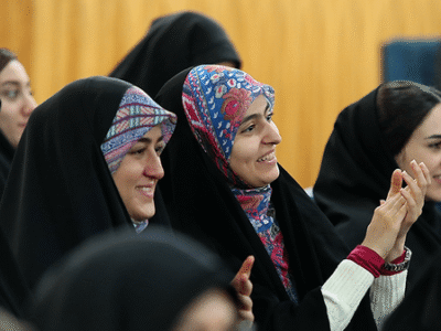 زیبایی در سادگی؛ رویکرد نوین دانشگاه‌های جهان به زن معاصر