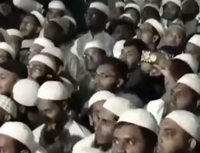 ویدیو وایرال شده از شور و شوق مردم بنگلادش با شنیدن نام سید علی خامنه‌ای در محفل چهل‌هزارنفری بنگلادش