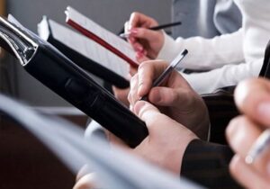 چگونه روایت‌های رسانه‌ای پیام امید، بحران یا نقد را شکل می‌دهند؟