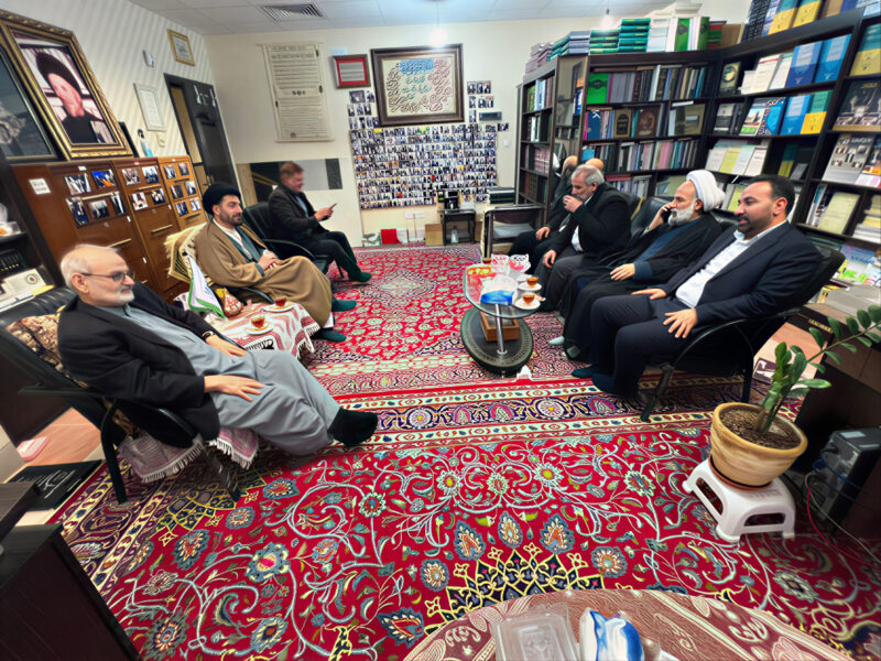 گزارش تصویری دیدار فرمانده قرارگاه فرهنگی اباصالح المهدی (عج) با دکتر سید زین‌العابدین شهرستانی