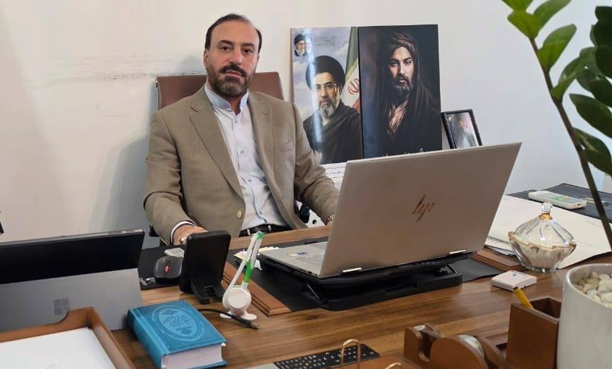 دکتر عباس احدی: «آمریکا میان دو گزینهٔ شکست اقتصادی و جنگِ بینتیجه سرگردان است» دکتر عباس احدی: «آمریکا میان دو گزینهٔ شکست اقتصادی و جنگِ بینتیجه سرگردان است»