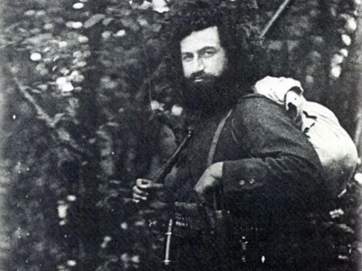 شهید میرزا کوچکخان جنگلی