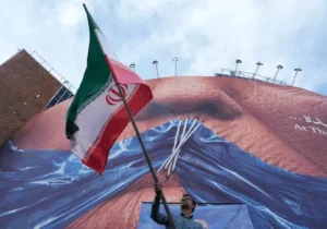 وقتی یک تنگه، روایت پیروزی آمریکا را به چالش می‌کشد