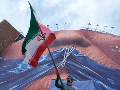 وقتی یک تنگه، روایت پیروزی آمریکا را به چالش می‌کشد