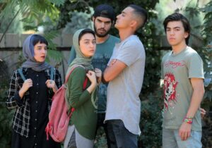 نوجوانان ایران؛ قربانیان خاموشِ فرسایش فرهنگی ـ اجتماعی