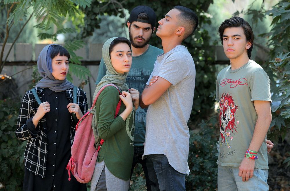 نوجوانان ایران؛ قربانیان خاموشِ فرسایش فرهنگی ـ اجتماعی